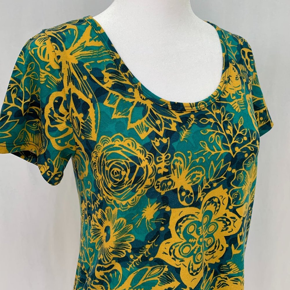 LFIRM PRICE LuLaRoe Garden Blossom Stretchy Relaxed Fit Hi-Lo Top